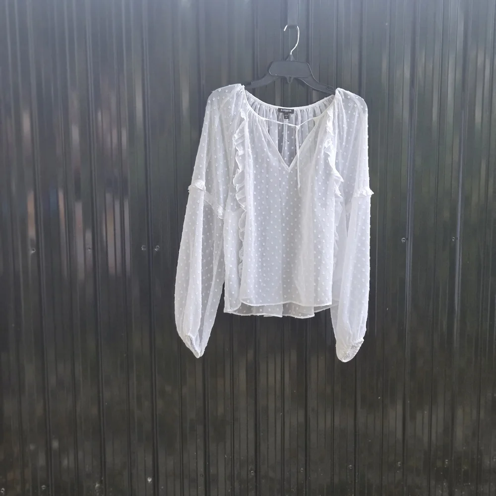 Express White Puff Sleeve Ruffled Blouse